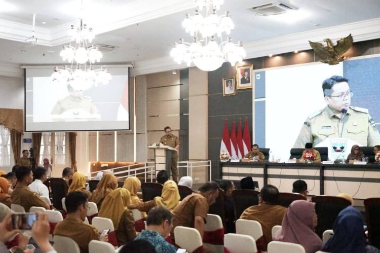 Wabup Ahmad Fadly saat berbicara di forum musrenbang. REZKY
