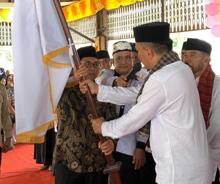 PKDP KALIMANTAN -- John Kenedy Azis melantik DPW PKDP Kalimantan Timur periode 2025–2030 di Seropo Pantai Kelang Mandiri, Samarinda, Sabtu (17/5) kemarin. IST