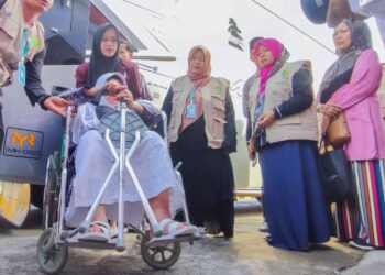 Jemaah Kloter Pertama Embarkasi Padang Berangkat 3 Mei 2025