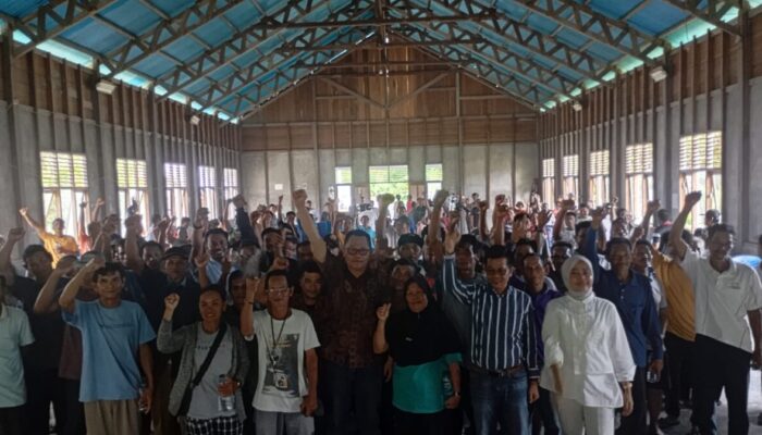 Berbenteng di Hati Rakyat, Masyarakat Adat Taileleu Tolak PAW Manuel Salimu.