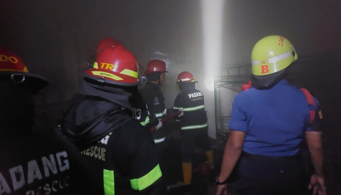 Kebakaran Hanguskan Gudang Pesantren Modern Terpadu Buya Hamka Air Pacah