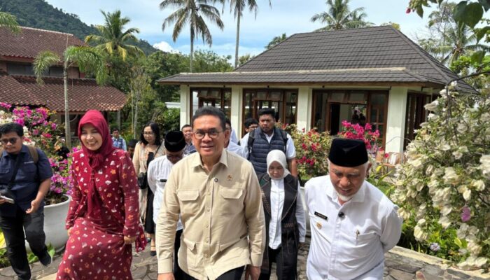 Menteri Perdagangan RI Kunjungi Padang, Tinjau UMKM hingga Lepas Ekspor Tuna ke Uni Emirat Arab