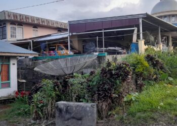 Masyarakat Lawang Mandahiliang Salimpaung Minta Kembalikan Ambulance Bantuan yang Terparkir di Halaman Pribadi