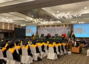102 Wisudawan Unitas Padang Dilantik pada Wisuda ke-68