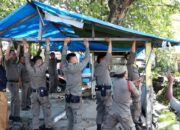 Satpol PP Padang Tertibkan 12 Bangunan Liar di Atas Fasum Kawasan Jati