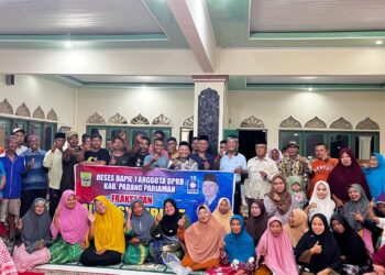 Anggota DPRD Alam Syahri Soroti Jalan Rusak Dekat Kantor Bupati Padang Pariaman yang Ancam Keselamatan Warga