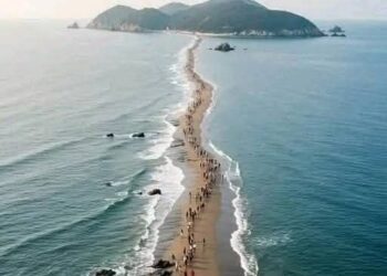 Laut Terbelah Jindo, Fenomena Alam yang Terjadi Hanya Dua Kali Setahun di Korea Selatan