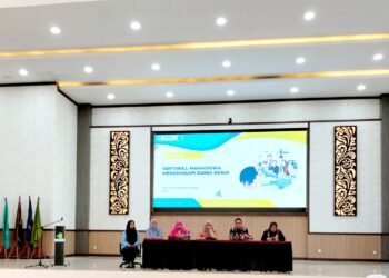 Poltekkes Kemenkes Padang Persiapkan Mahasiswa Hadapi Dunia Kerja