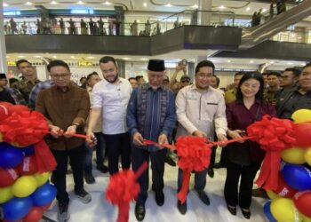 Berikan Diskon Hingga 50 Persen, D’COST Resmi Buka Cabang ke-68 di Basko City Mall