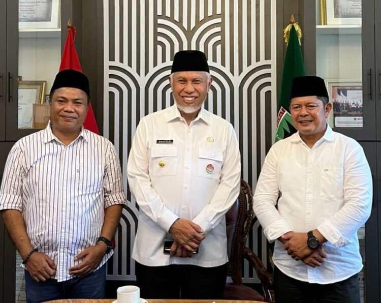 Pertemuan Gubernur Mahyeldi dengan Bupati Pasaman, Welly Suhery di Istana Gubernuran, Rabu (14/5). IST
