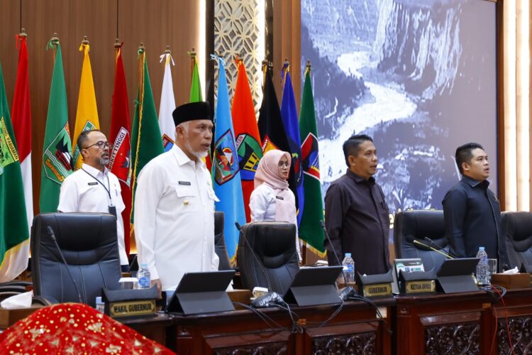 Rapat-paripurna-DPRD-Sumbar-dengan-Agenda-Penetapan-dan-Penyerahan-Rekomendasi-DPRD-terhadap-LKPJ-Kepala-Daerah-Provinsi-Sumatera-Barat-Tahun. IST