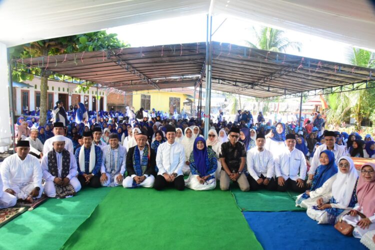 Wabup Rahmat Hidayat hadiri kegiatan Dakwah Wisata BKMT Kabupaten Padang Pariaman di Surau Pincuran Bari, Korong Bari, Nagari Sicincin, Kecamatan 2×11 Enam Lingkung, Minggu (18/5). IST