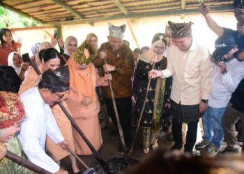 Festival Juadah di Nagari Toboh Gadang Barat, Kecamatan Sintuk Toboh Gadang, pada Sabtu (10/5) kemarin, cerminan akan semangat membangkitkan ekonomi masyarakat. IST 