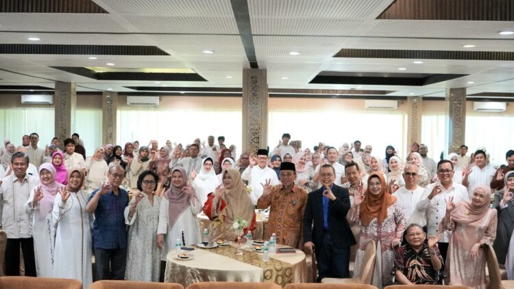 Wakil Wali Kota Padang Maigus Nasir saat menghadiri kegiatan halal bihalal Perdami Sumbar, Minggu (13/4).IST