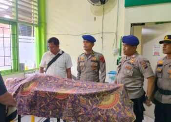 Kapal Wisata Terbalik di Bungus Teluk Kabung, Satu Orang Meninggal Dunia