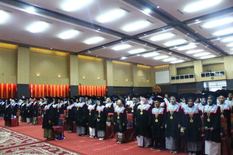Suasana wisuda ke-7 (70) Universitas PGRI Sumatera Barat di UPGRISBA Convention Center, Selasa (3/6).  IST