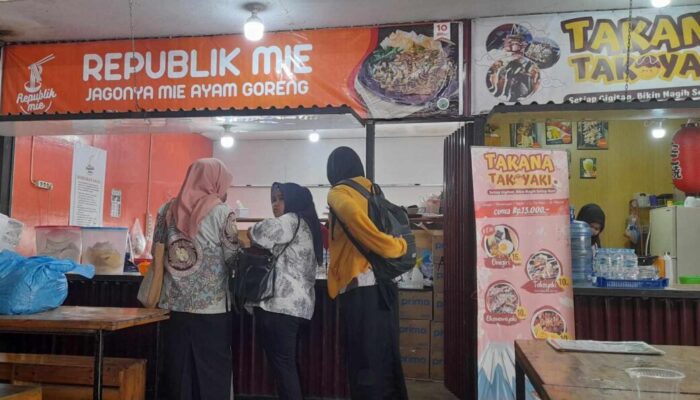 Republik Mie, Harga Murah, Rasa Bisa Diadu