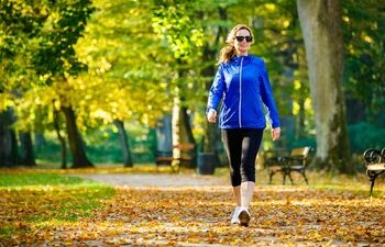 Jalan Kaki 30 Menit Setiap Hari Bikin ‘Mood’ Naik