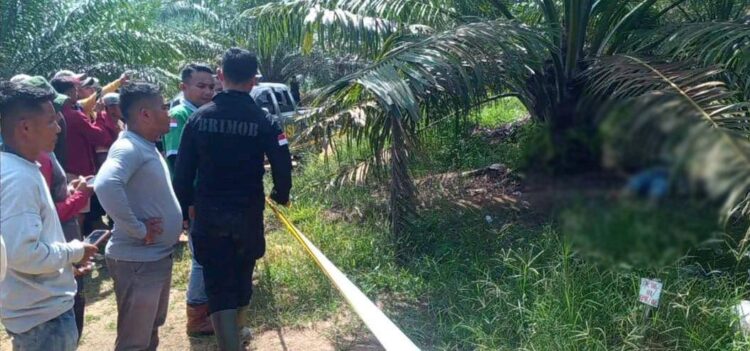 Polisi mengamankan tempat kejadian perkara (TKP) pembunuhan dua Wanita di Abai Solok Selatan. IST