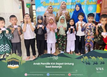 Anak Pemilik KIA Dapat Diskon dan Hadiah Saat Belanja di Padang Panjang