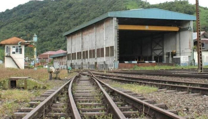 Padang Panjang Tertibkan Bangunan Liar di Jalur Rel, Dukung Kereta Wisata