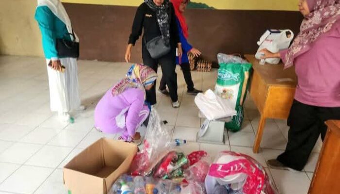 Padang Rancak Dimulai dari Lingkungan, Warga Dapat Manfaat dari Memilah Sampah