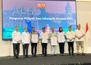 PII Riau Berikan Penghargaan kepada Lima Institusi Strategis Transportasi