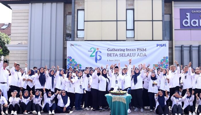 PNM Cabang Padang Kobarkan Semangat Pancasila dan “Beta Selalu Ada” di HUT ke-26