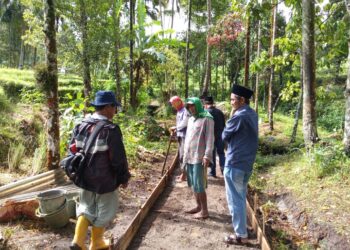 Pemnag Batipuah Ateh Bangun Jalan Batu Ampa–Salayan di Jorong Sawah Diujuang