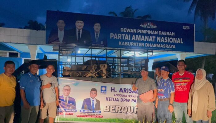 Anggota DPR RI, H Arizal Azis, Menebar 40 Ekor Sapi Kurban, Seekor Diserahkan untuk DPD PAN Dharmasraya