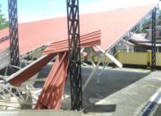 Sudah Sebulan Ambruk Pascabadai, Kanopi Parkiran Gedung DPRD Kota Pariaman Menunggu Perbaikan