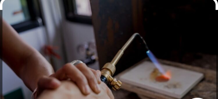 Pembakar emas sedang melakukan kegiatannya.ist