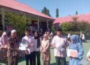 Tutup Tahun Ajaran di SMAN 16 Padang Bertabur Hadiah