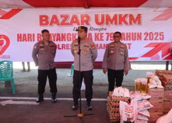Hari Bhayangkara Ke-79 tahun 2025, Polres Pasbar Gelar Bazar Sembako Murah
