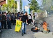 Minta Usut Soal Lahan Hutan Negara di Solsel, Unjuk Rasa di Depan Kantor Kejati Sumbar Ricuh