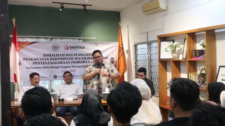 Ketua Bawaslu Rahmat Bagja saat menjadi narasumber di Forum Dialog Kepemiluan yang Digelar di Kabupaten Hulu Sungai Tengah, Provinsi Kalimantan Selatan. IST