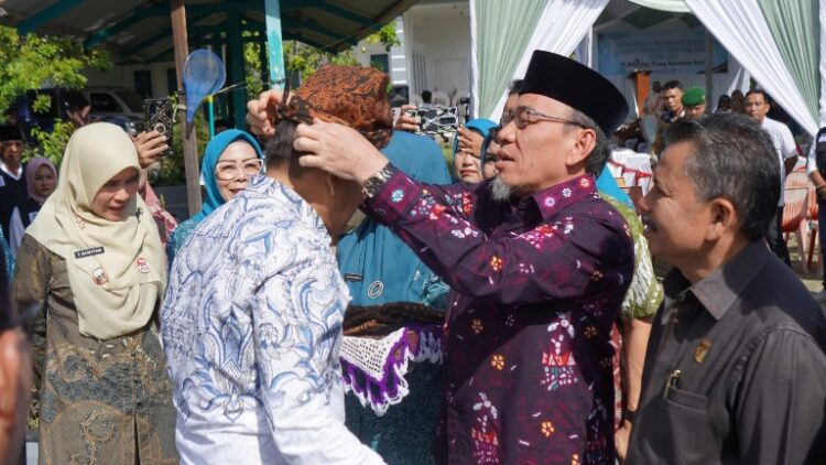 Wakil Wali Kota Padang Maigus Nasir saat menyambut tim penilai kelurahan berprestasi. IST