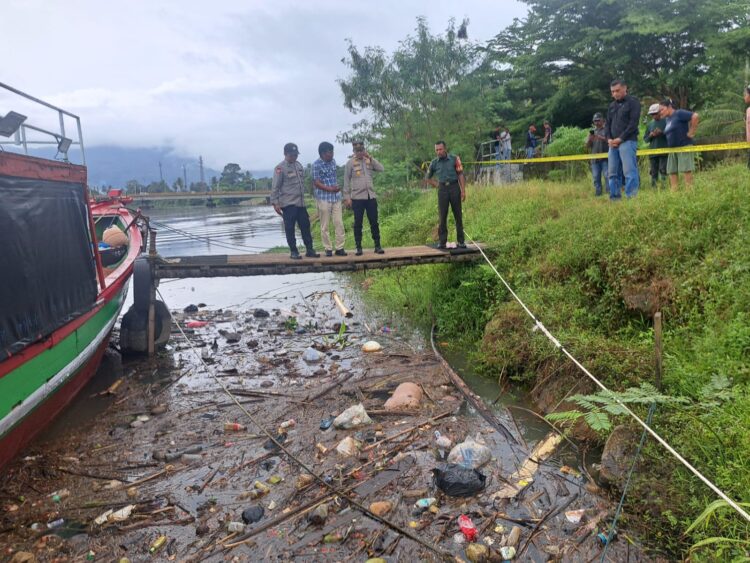 Lokasipenemuan mayat pria tanpa kepala di tepi Sungai Batang Anai. IST