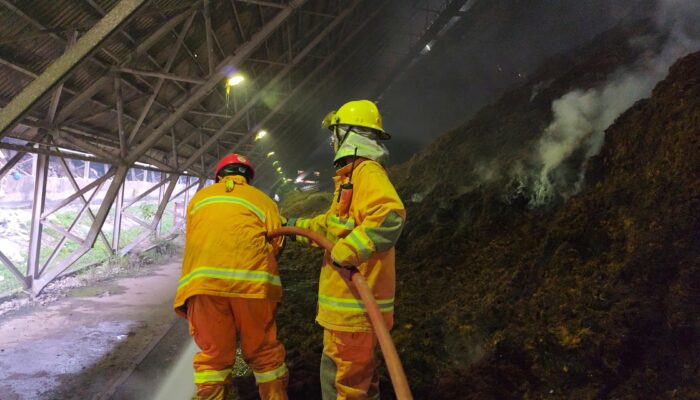 Rindu di Ujung Shift: Ketulusan Karyawan PT Semen Padang Bertugas di Hari Lebaran