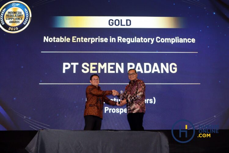 PT Semen Padang meraih penghargaan kategori Gold dalam ajang Indonesia Regulatory Compliance Award (IRCA) 2025 yang diselenggarakan Hukumonline. IST