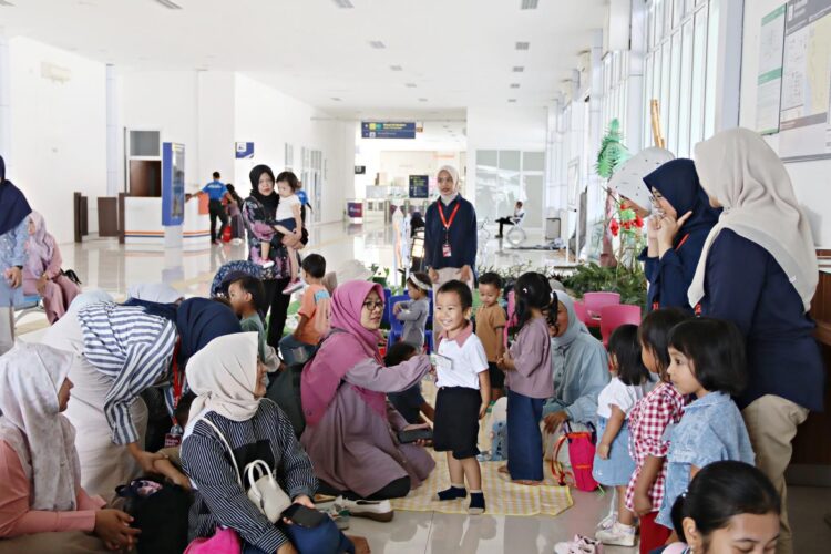 PT KAI Divre II Sumbar menyediakan sebanyak 28.096 tempat duduk atau sebanyak 7.024 tempat duduk setiap harinya untuk perjalanan kereta api selama periode 26 Juni hingga 29 Juni 2025. IST