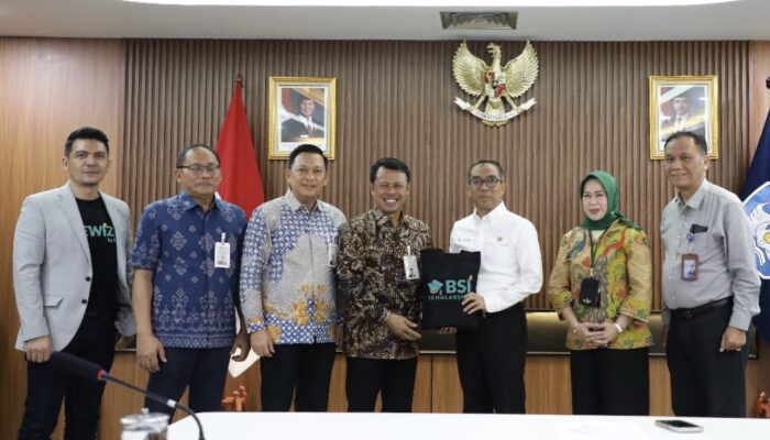 BSI Scholarship Jadi Bukti Nyata Peran BSI Maslahat dan BSI dalam MengatasiTantangan Pendidikan 