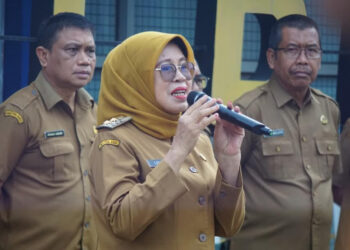 Wakil Bupati Dharmasraya, Leli Arni, mengungkapkan fakta mengejutkan terkait maraknya praktik rentenir berkedok koperasi simpan pinjam di wilayahnya. IST