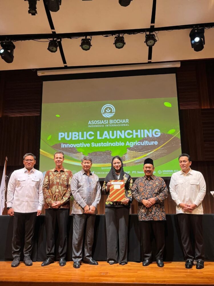 Bupati Dharmasraya, Annisa Suci Ramadhani saat mengikuti Publik Launching Asosiasi Biochar Indonesia Internasional. IST
