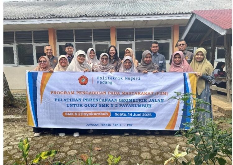 Dosen PNP Beri Pelatihan Perencanaan Geometrik Jalan untuk Guru di SMKN 2 Payakumbuh, IST