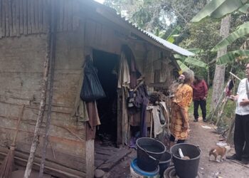 Kondisi Memprihatinkan di Saruaso Tanah Datar, Nenek Ramian dan Anaknya yang Lumpuh Tinggal di Gubuk Tak Layak Huni