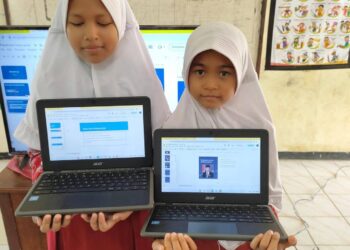 17 Sekolah Terpencil di Dharmasraya Kini Tersambung Internet Berkat Teknologi Starlink