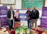 Karyawan XLSMART Salurkan Santunan di Sumatera