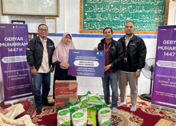 Karyawan XLSMART Salurkan Santunan di Sumatera