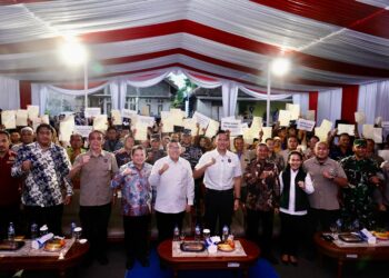 Lampaui Target Penyelesaian PTSL, Menko AHY dan Wamen Ossy Serahkan Langsung Sertipikat Masyarakat Pacitan